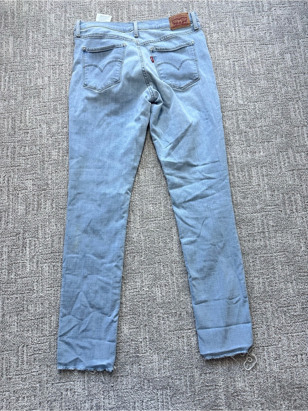 Levi’s 311 Shaping Skinny High Rise Jeans Light Wash Frayed Hem Size 30 - Picture 16 of 16